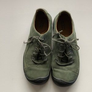 Keen Olive Green Sterling City lace up sneakers  - US W 6.5